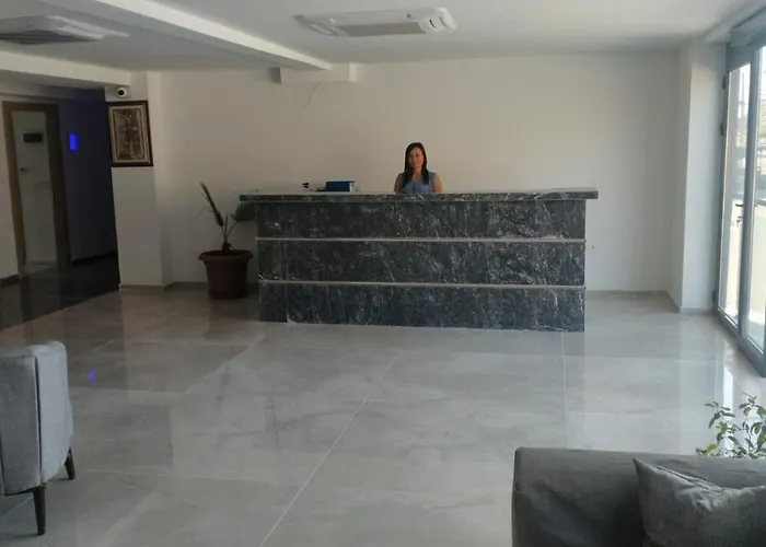 Grand Koese Airport Отель